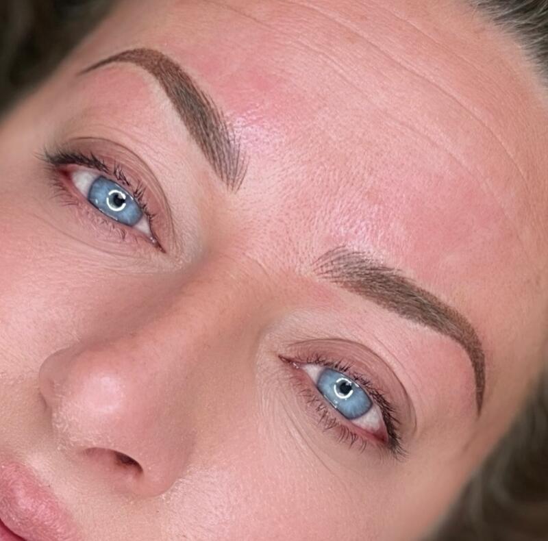 Natural hair-stroke Hyperrealism brows, healed